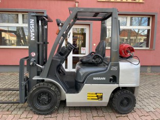 POUŽITÝ VYSOKOZDVIŽNÝ VOZÍK NISSAN P1F2A25D